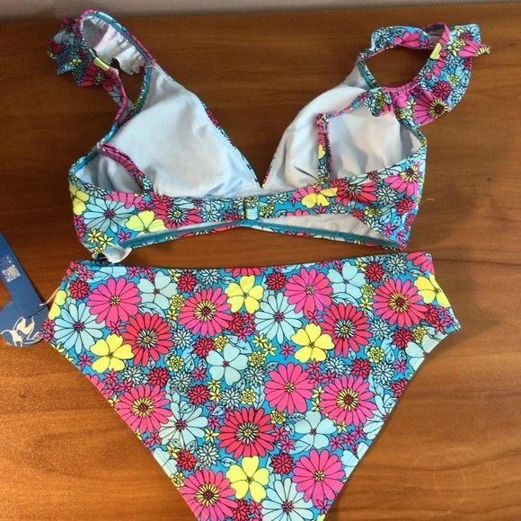 Women’s Cupshe Bright Floral Ruffled V Neck Mid Rise Bikini Size Medium - Picture 6 of 8